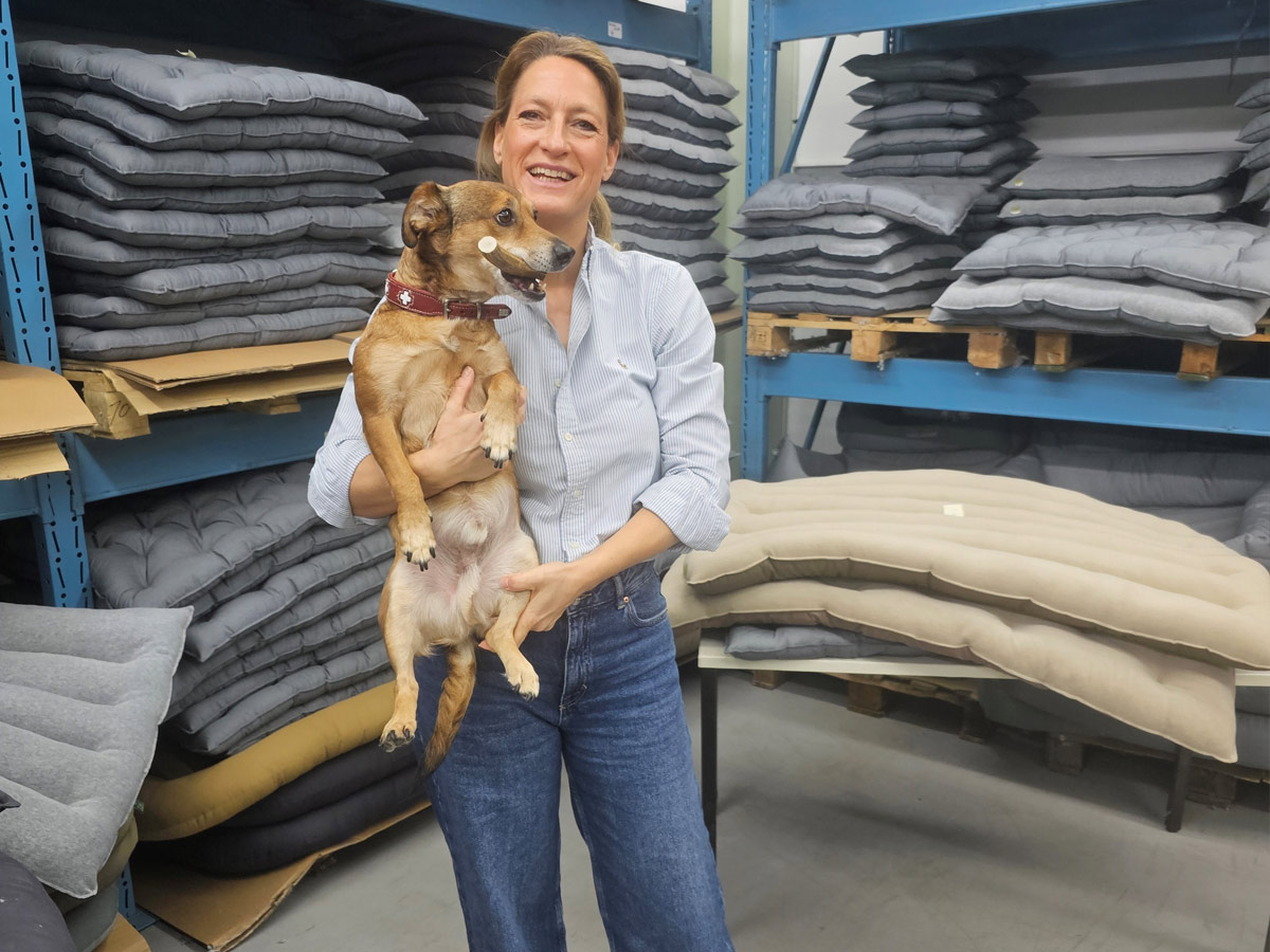 Miriam Paetzold von "Hound & Nature" mit ihrem Hund Toni